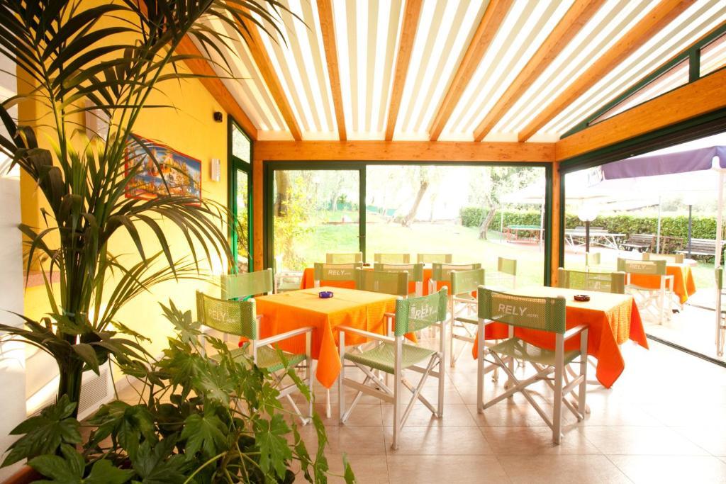 Hotel Residence Rely Бренцоне-суль-Гарда Экстерьер фото