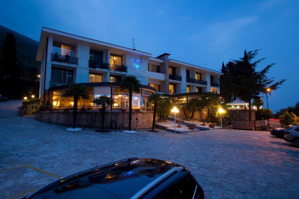 Hotel Residence Rely Бренцоне-суль-Гарда Экстерьер фото