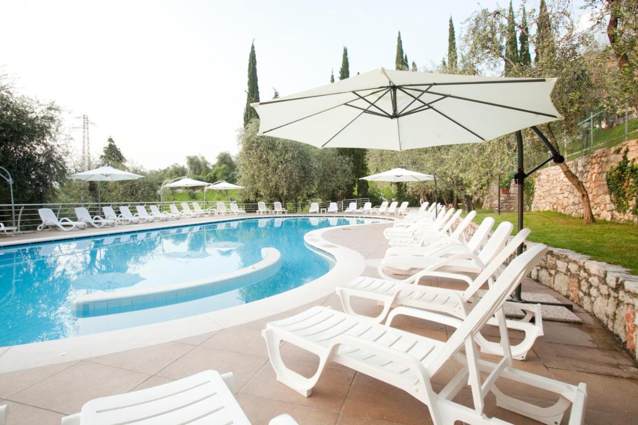 Hotel Residence Rely Бренцоне-суль-Гарда Экстерьер фото